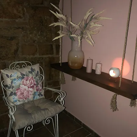 בית נופש With Garden *
