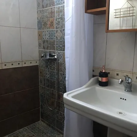 別荘 With Garden Peraía